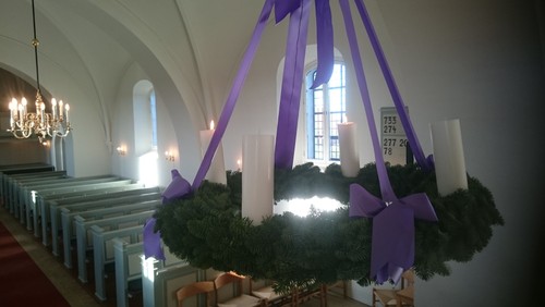 Vi ses til børnefamiliegudstjeneste i Hampen kirke - 1. søndag i advent - Juleoptog er aflyst i år.
