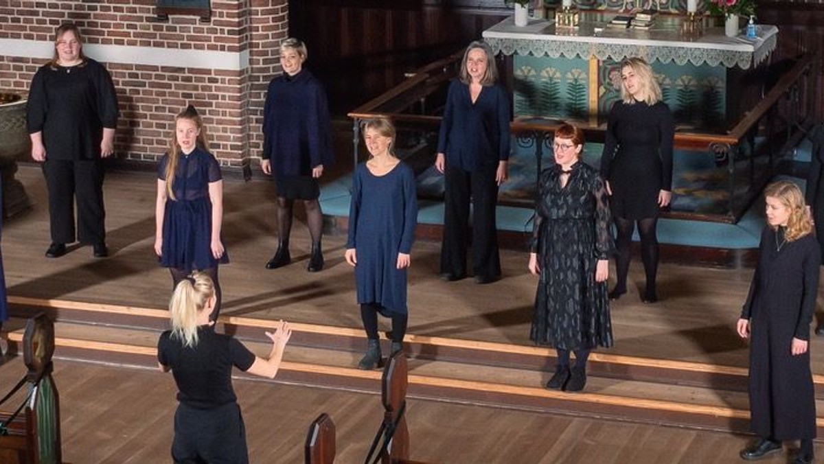 Julekoncert med det nye Karitas kvindekor med 16 sangere