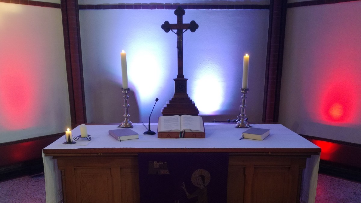 Traditioneller Gottesdienst mit Anmeldung und Livestream