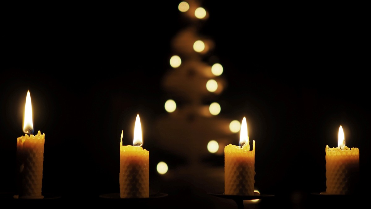Weihnachtliche Orgelmusik bei Kerzenschein