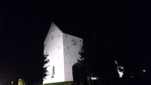 Fyraftensandagt i Nørre Snede Kirke - "Nu går solen sin vej" - Tid til stilhed og eftertanke.