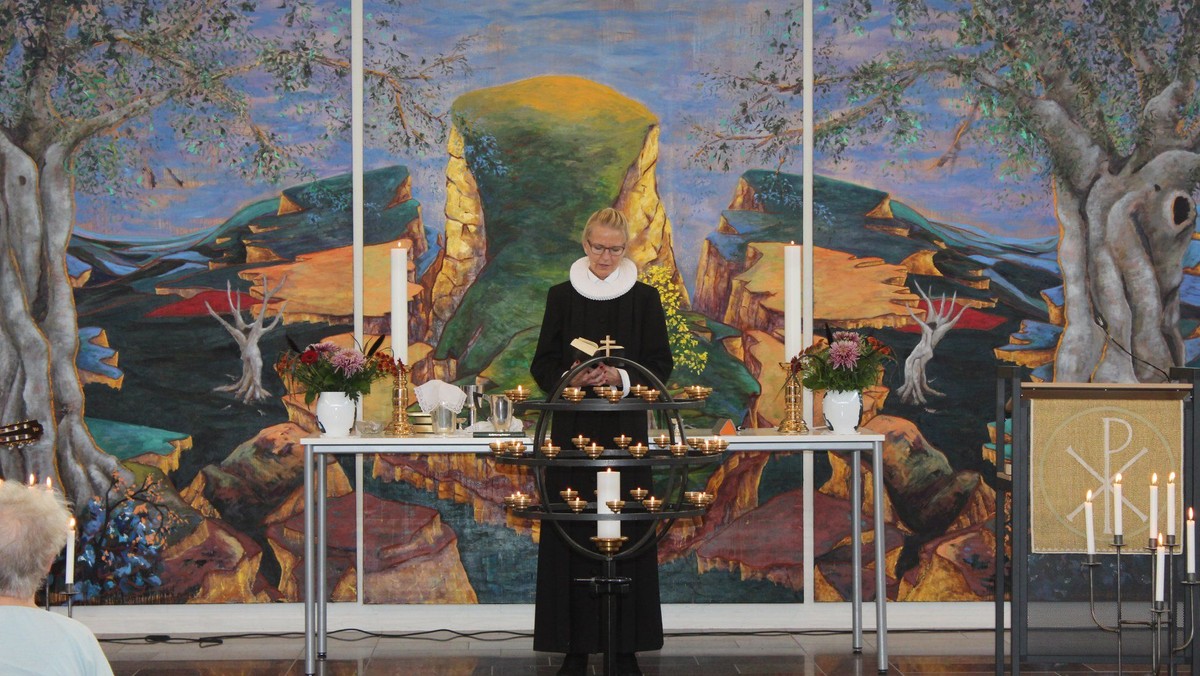 Formiddagsgudstjeneste med orgel