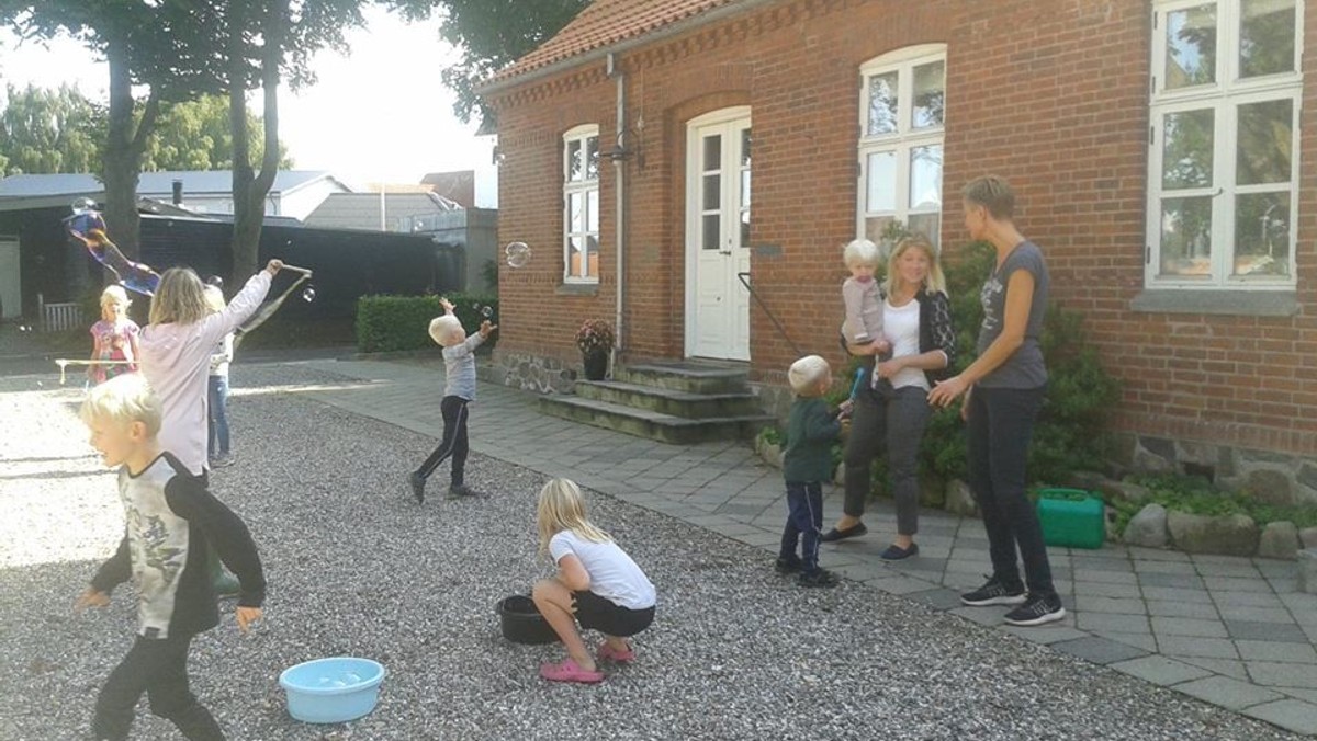 AFLYST - Ejstrup kirkes Børneklub - kirke-kulturmedarbejder udsender materiale til familierne