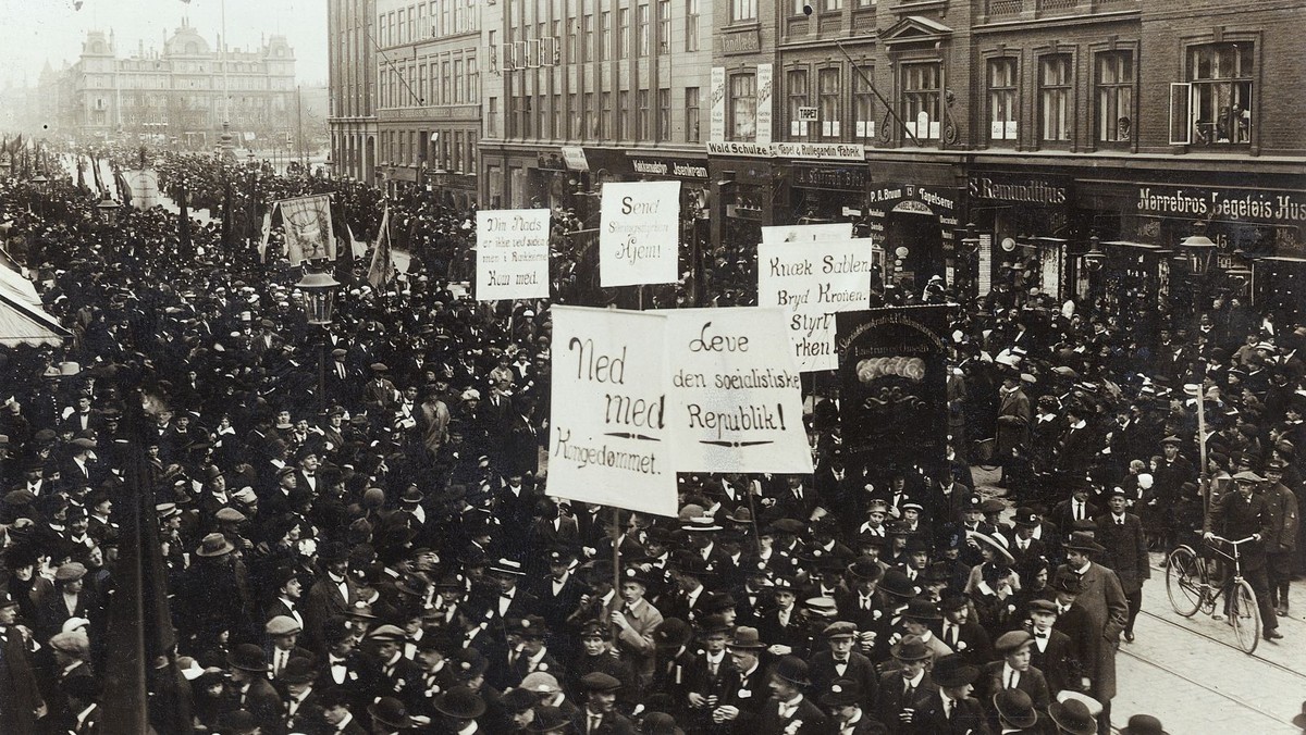 Torsdagsmøde: De stridbare danskere v. historiker og forfatter René Karpantschof, København