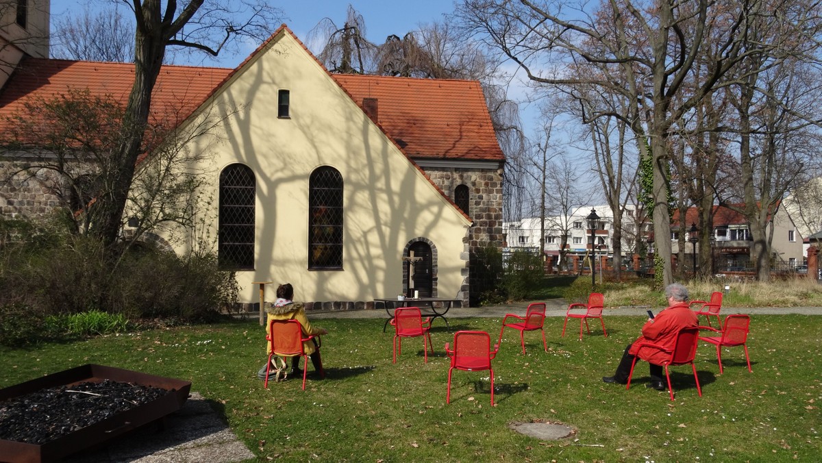 Passionsandacht im Garten