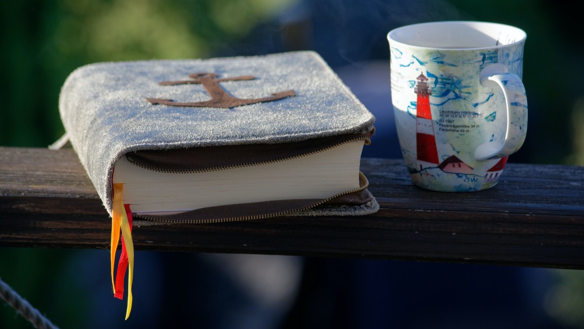 Bibeltreff "Schwere Fragen" - "Beten für die Obrigkeit - wie soll unser Verhältnis zu "den Oberen" aussehen. "