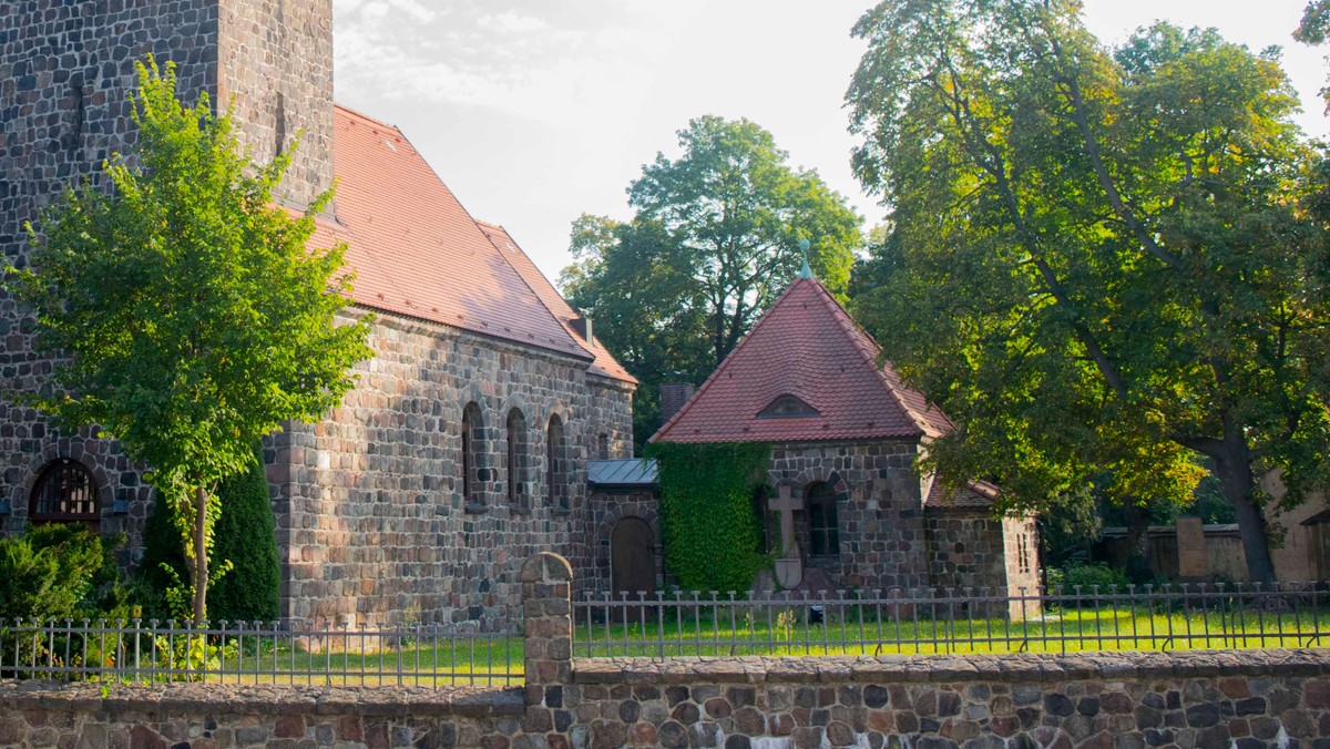 Freiluftgottesdienst im Pfarrgarten Schönefeld
