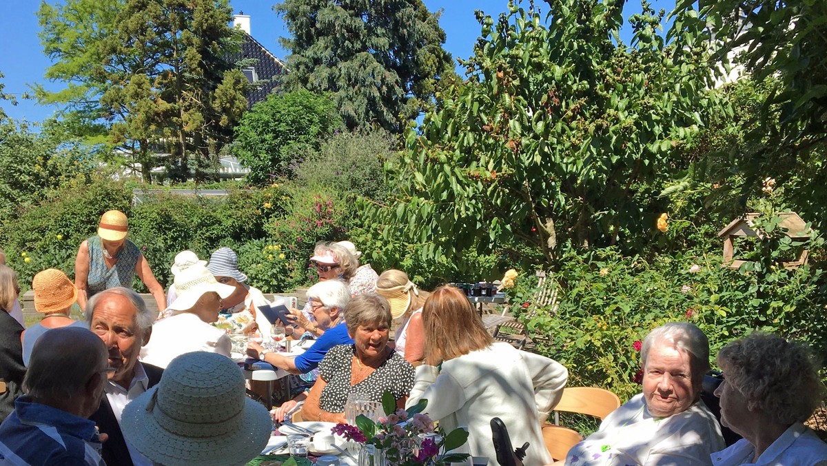 Sommerfrokost i det grønne