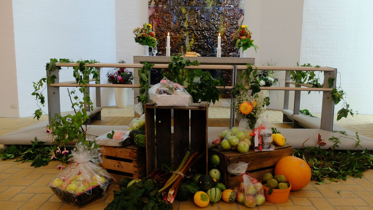 Høstgudstjeneste og kirkefrokost