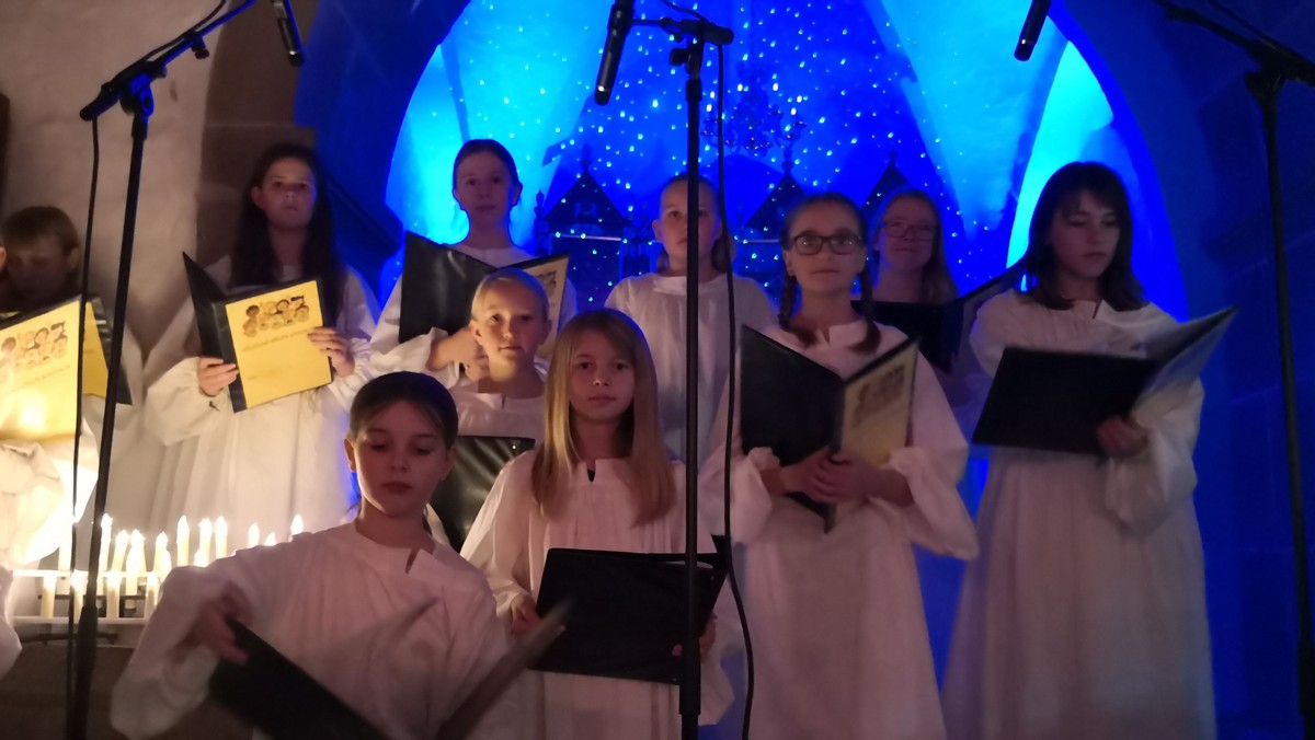 Kyndelmissekoncert med Hellevad-Ørum Kirkekor i Ørum Kirke
