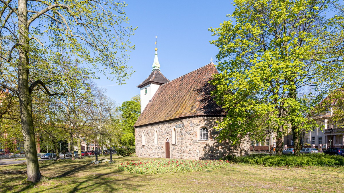 Gottesdienst im Pfarrgarten Alt-Reinickendorf
