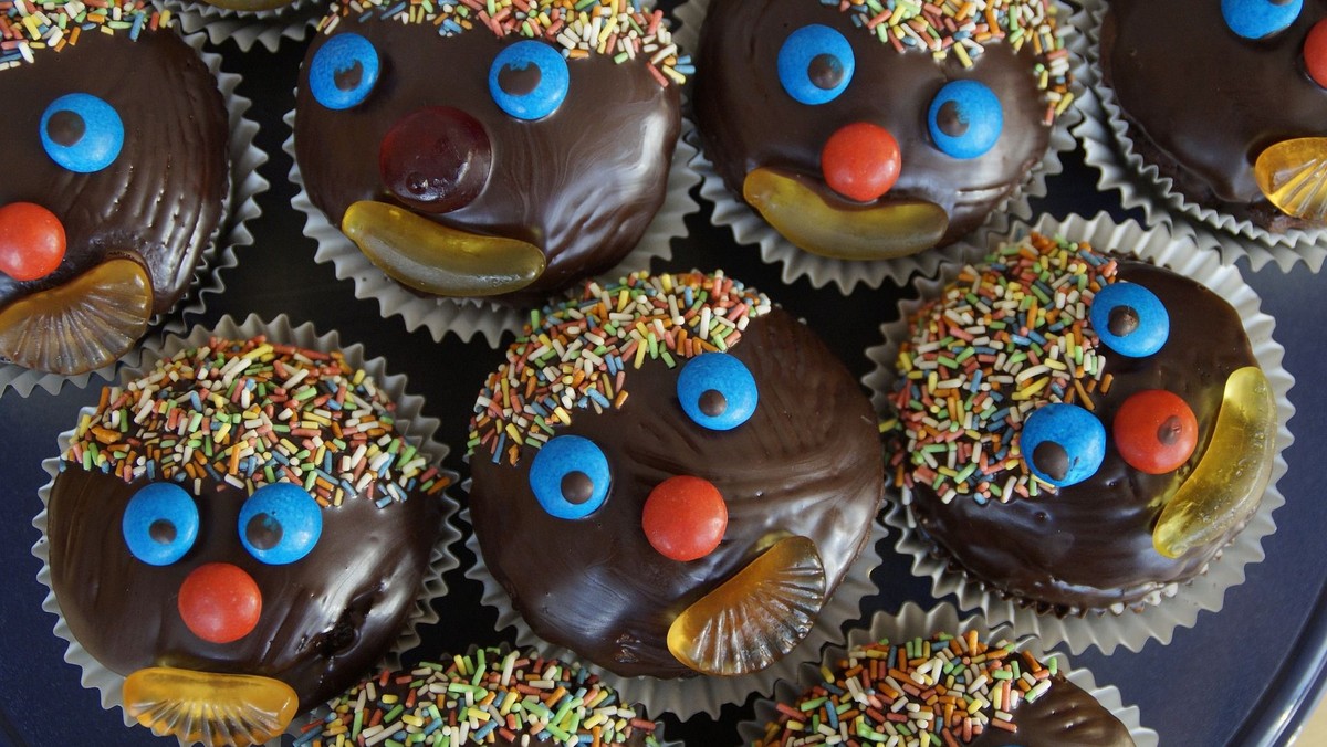 Backen mit Jugend und Kindern