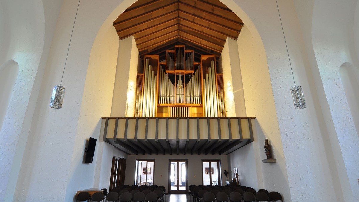 Matthias Neumann an der Bente-Schuke-Orgel | Erstes Orgelkonzert im Heilsbronnen nach acht "Dürremonaten"
