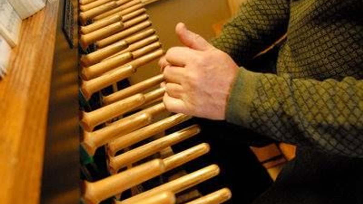 Klokkespilskoncert fra Dronning Ingrids Klokkespil i Grenaa Kirke