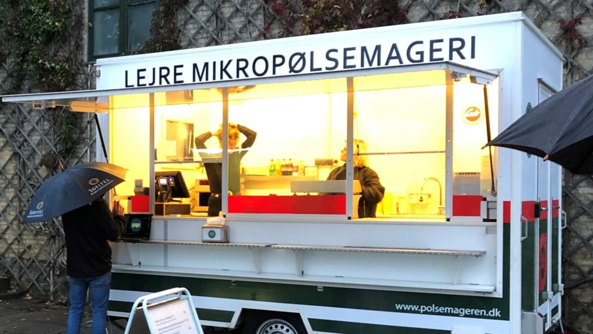 Pølsevogn ved sognegården
