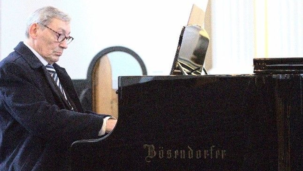 Adventsgudstjeneste med efterfølgende afskedsreception for organist John Wedell Horsner