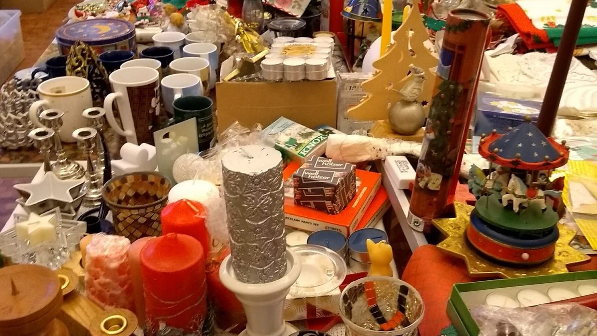 Trödelstube mit Weihnachtströdel