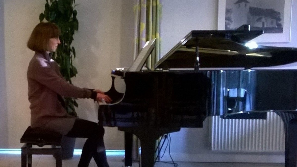 KONCERT MED KLAVERMUSIK I KONFIRMANDSTUEN