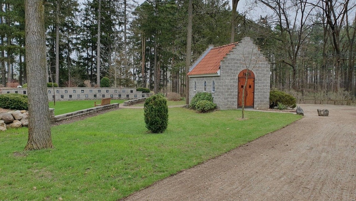 Kirke Café: Trip to Sunset Mindepark and Sunset Villa