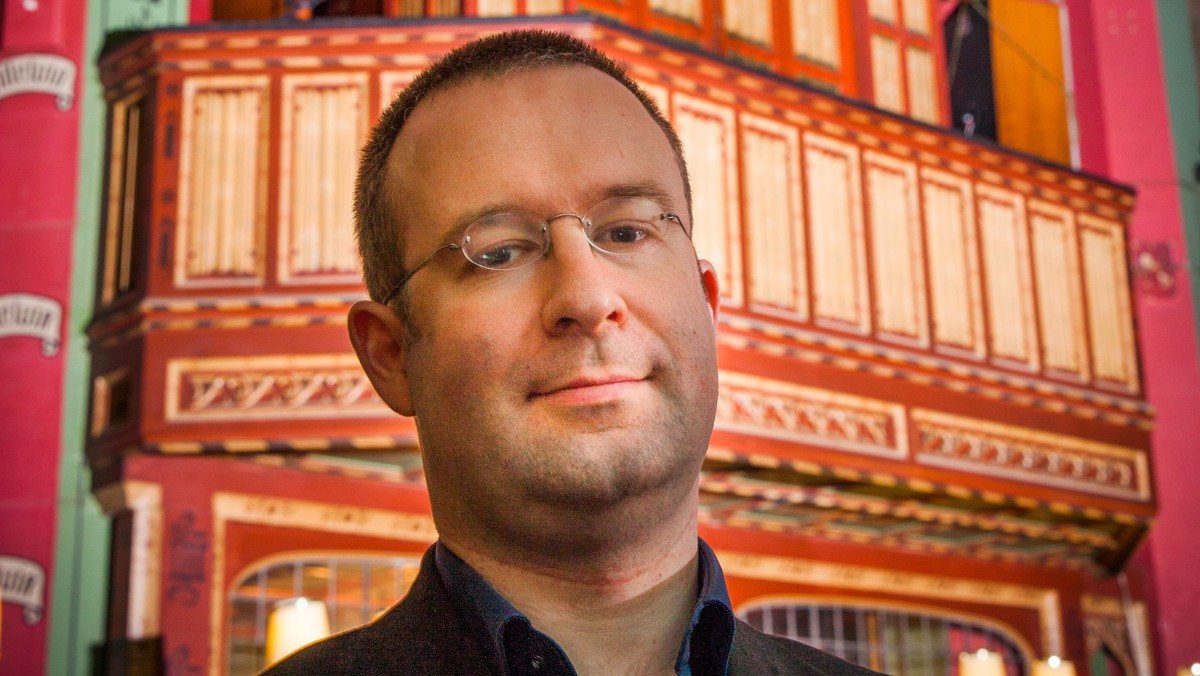LIVE Music at Midday with Chris Bragg (Organist)
