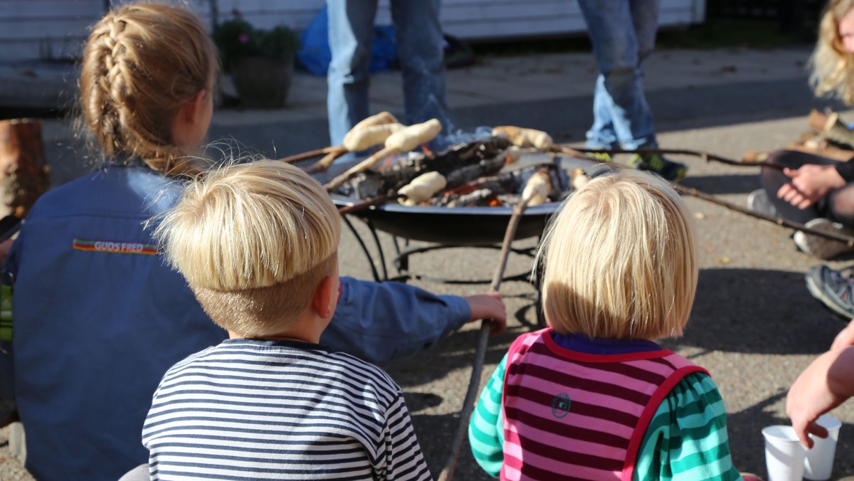 Familiegudstjeneste i salen ved FDF