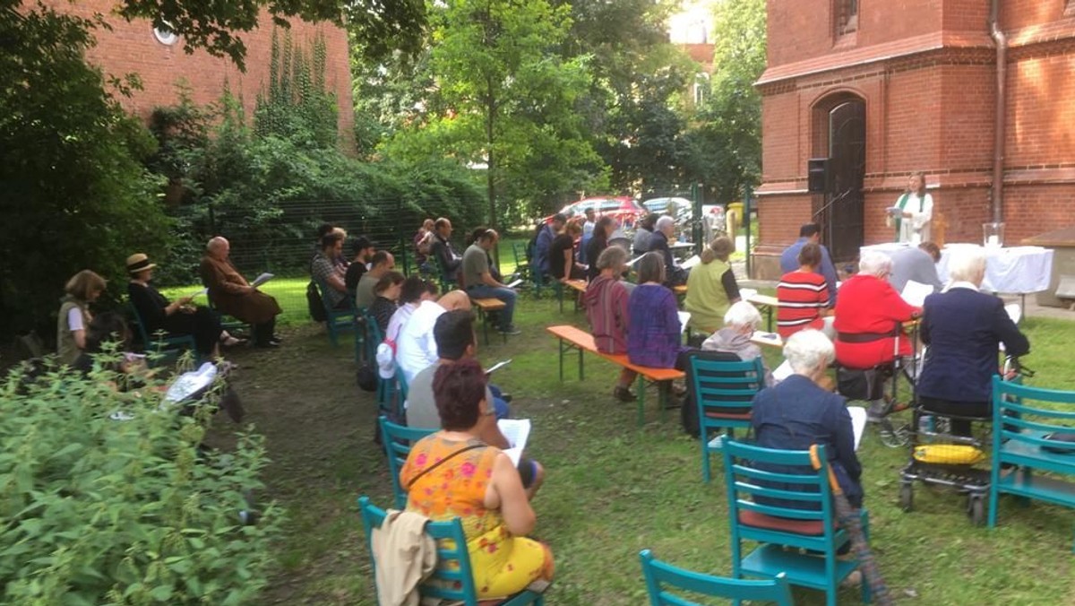 11:00 Gottesdienst im Jakobigarten mit Irish-Folk-Music