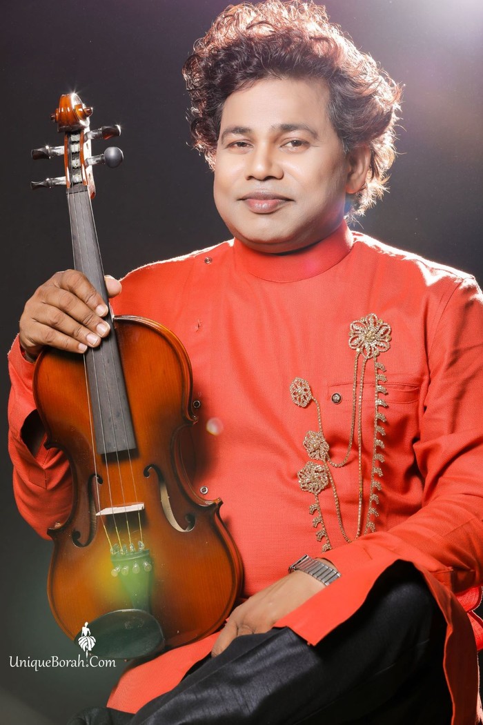 Manoj Baruah mit Violine