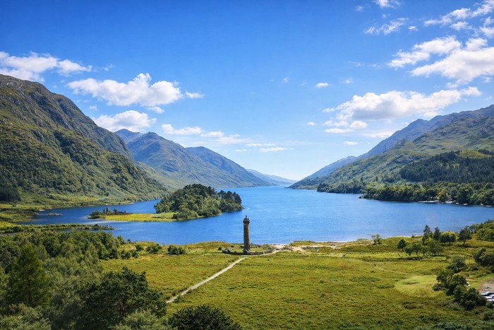 Eine Studienreise des Evangelischen Dekanates Biedenkopf-Gladenbach führt Interessierte im Oktober 2026 in das malerische Schottland. Dabei stehen unter anderem das berühmte Glennfinnan Viadukt, das Glennfinnan Monument, bekannte Schlösser oder auch ein Besuch auf den Orkney-Inseln auf dem Programm. (Foto: Jürgen Jacob) Eine Studienreise des Evangelischen Dekanates Biedenkopf-Gladenbach führt Interessierte im Oktober 2026 in das malerische Schottland. Dabei stehen unter anderem das berühmte Glennfinnan Viadukt, das Glennfinnan Monument, bekannte Schlösser oder auch ein Besuch auf den Orkney-Inseln auf dem Programm. (Foto: Jürgen Jacob)