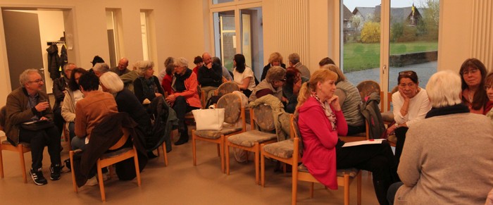 In Kleingruppen tauschten sich die Besucher des Gesprächsabends zum Thema 