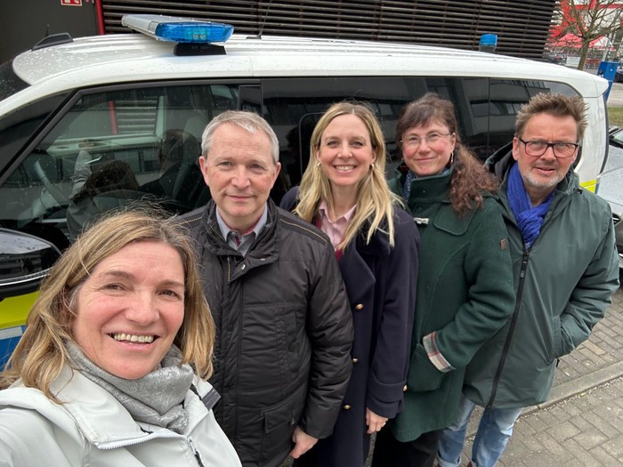 Laden herzlich zum Gottesdienst ein: Pfarrerin Cordula Machoni, Notfallseelsorger Norbert Verse, Pfarrerin Corinna Zisselsberger, Pfarrerin Sabine Röhm, Polizeiseelsorger Frank Peter Bitter