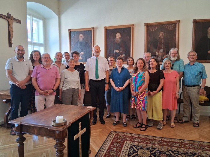 Gruppenfoto mit Bischof