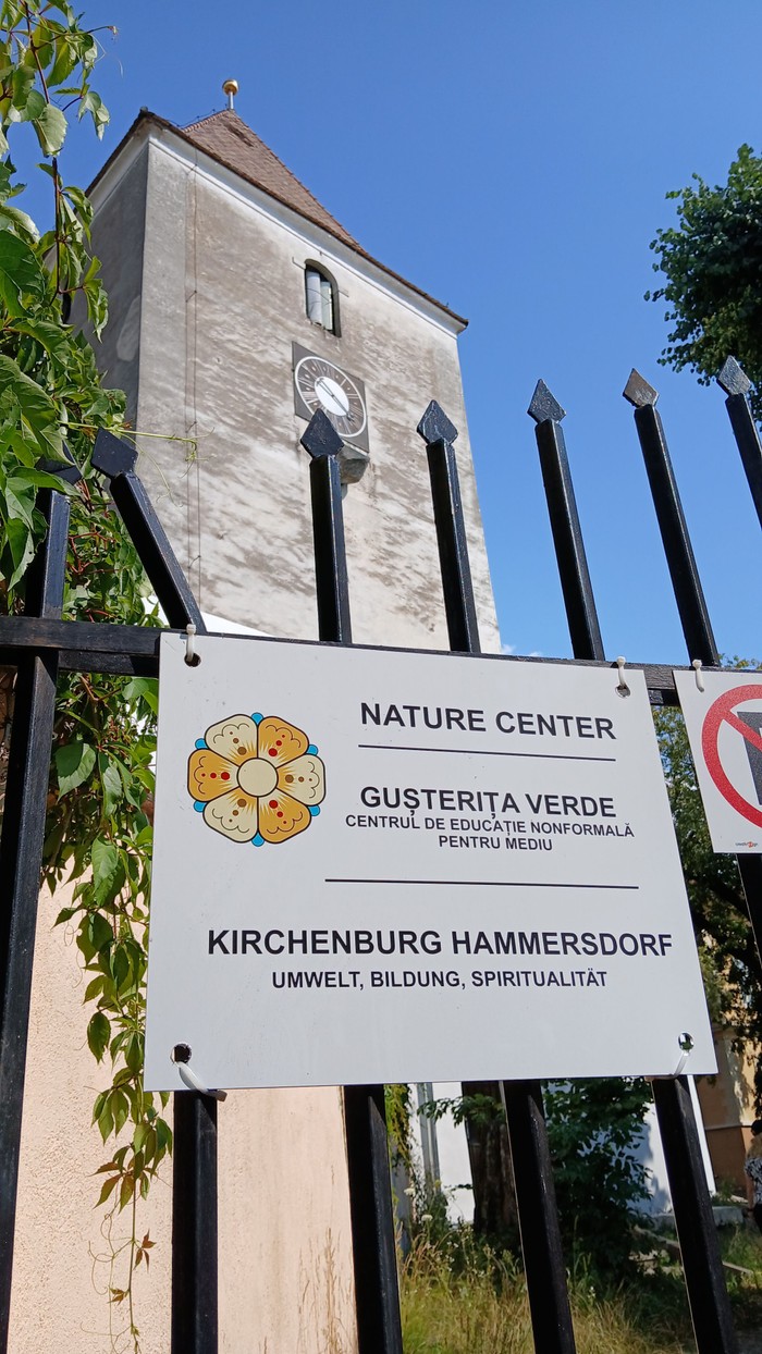 Schild zum Umweltzentrum Hammersburg