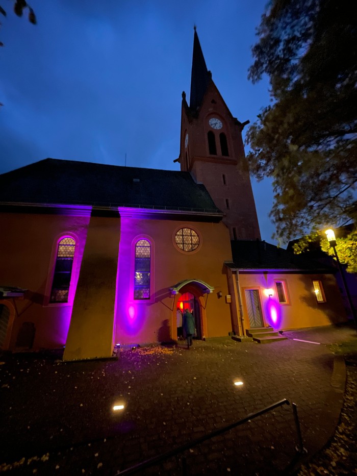beleuchtete Kirche