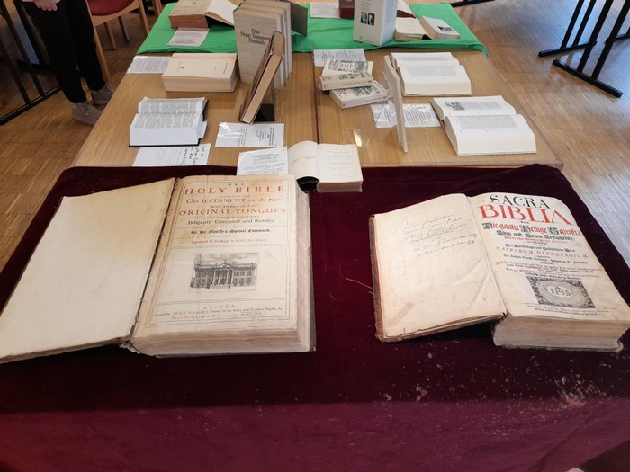 King James Bibel von 1717 und Ulenberg Bibel von 1701 