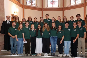 Nach dem Gottesdienst in der Berleburger Stadtkirche: Die achte Generation des deutsch-amerikanischen Jugend-Austauschs „Young Ambassadors“ zwischen dem heimischen Kirchenkreis und der United Church of Christ in Indiana und Kentucky. Nach dem Gottesdienst in der Berleburger Stadtkirche: Die achte Generation des deutsch-amerikanischen Jugend-Austauschs „Young Ambassadors“ zwischen dem heimischen Kirchenkreis und der United Church of Christ in Indiana und Kentucky.
