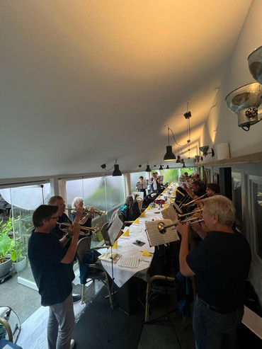 Kneipengottesdienst im Lemoni mit dem Posaunenchor