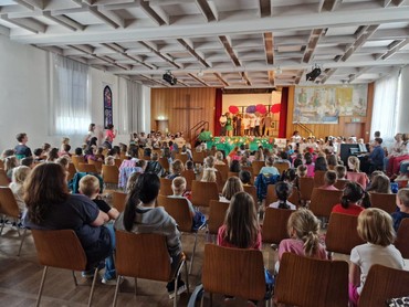 Publikum beim Musical der Johannes-Kepler-Grundschule 