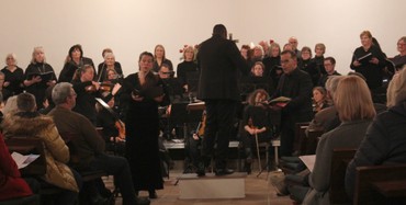 Die zwei Arien der Bach-Kantate „Wachet auf ruft uns die Stimme“ gestalteten Sopranistin Elisabeth Menke und Bass Ulrich Blöcher meisterhaft im Duett. (Foto: Klaus Kordesch /eöa) Die zwei Arien der Bach-Kantate „Wachet auf ruft uns die Stimme“ gestalteten Sopranistin Elisabeth Menke und Bass Ulrich Blöcher meisterhaft im Duett. (Foto: Klaus Kordesch /eöa)