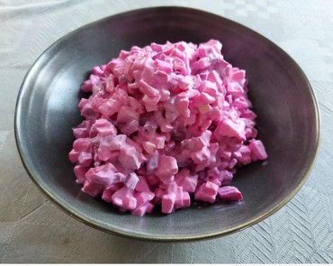 Salat med rødbede, selleri og æble