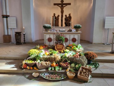 Erntedankschmuck in der Marienkirche Jöllenbeck