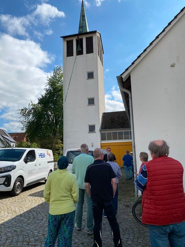 Glocke verlässt den Turm