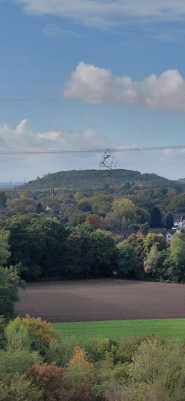 Der Tetraeder von Osten gesehen.