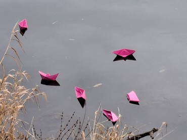 gebastelte Schiffchen als Zeichen für den Hl. Nikolaus gebastelte Schiffchen als Zeichen für den Hl. Nikolaus